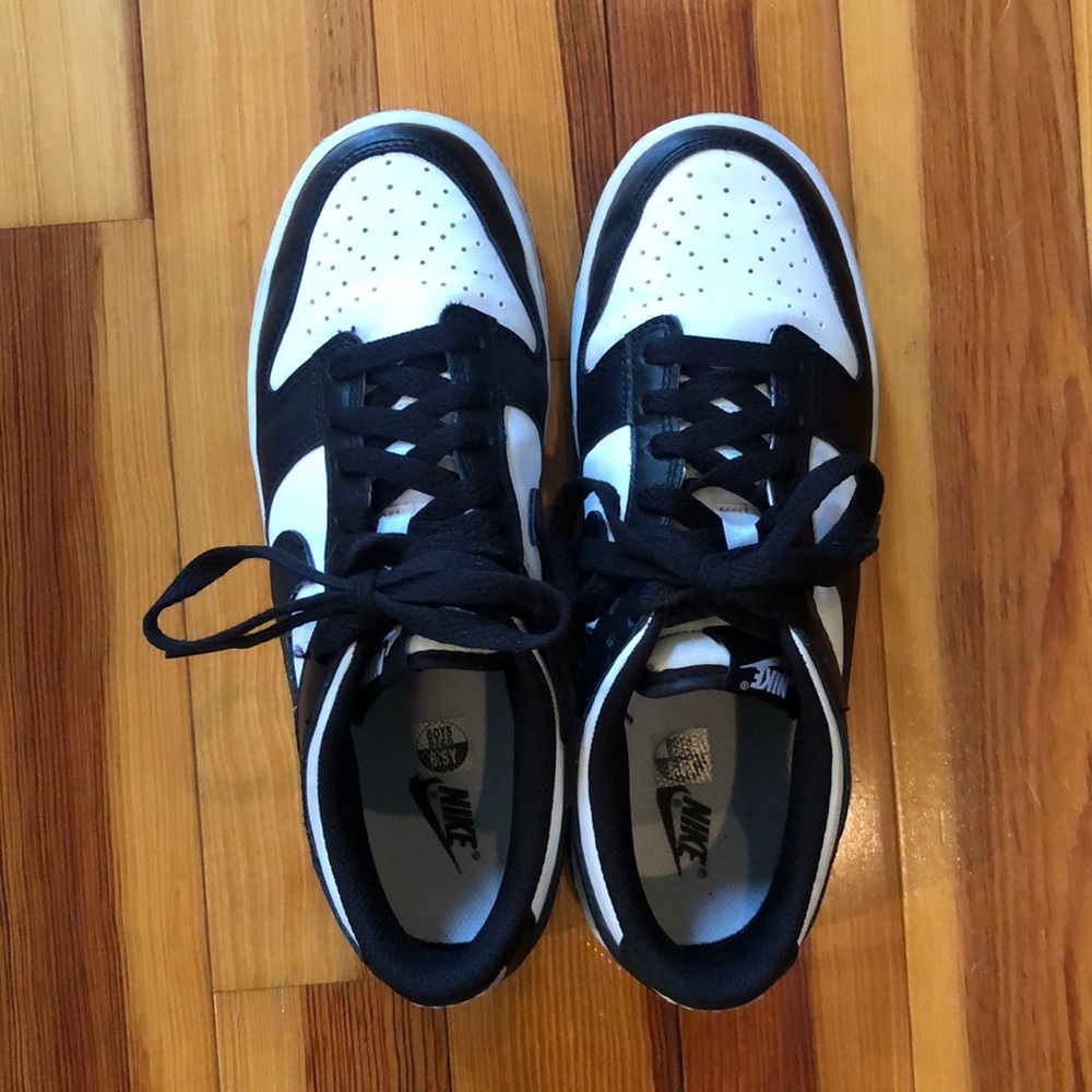 Nike dunk low panda. Youth 6.5/women’s 8.